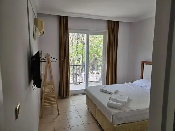 Çift Kişilik, Bahçe Manzaralı, Balkonlu