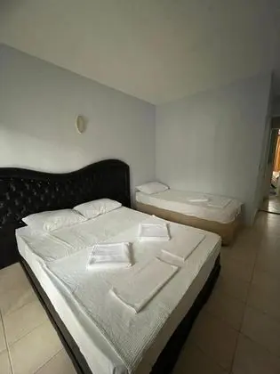 Triple, Bahçe Manzaralı, Balkonlu