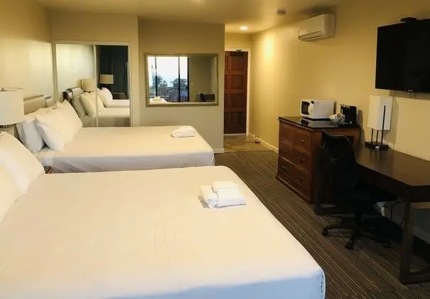 Deluxe Tek Büyük Yataklı Oda, Balkon, Okyanus Manzaralı
