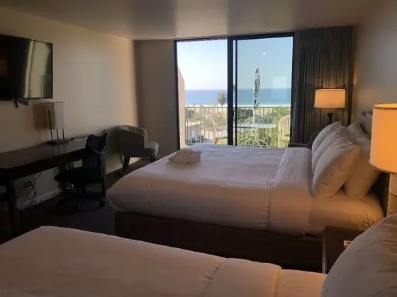 Deluxe Tek Büyük Yataklı Oda, Balkon, Okyanus Manzaralı