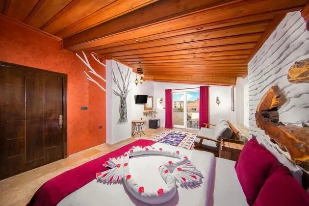 Suite Oda Balkonlu, Kale Manzaralı, Jakuzili (2 Kişilik)