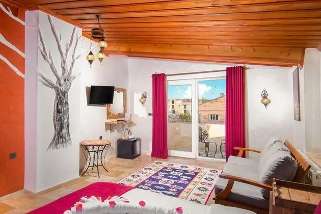 Suite Oda Balkonlu, Kale Manzaralı, Jakuzili (2 Kişilik)
