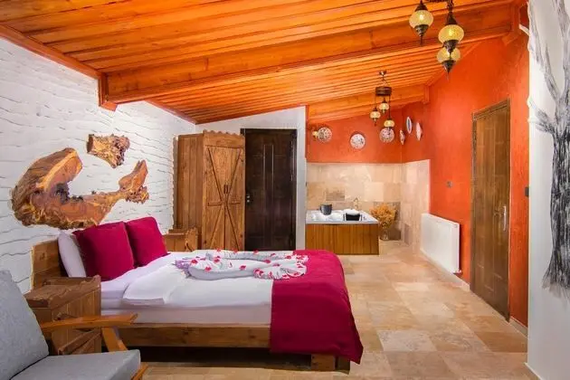 Suite Oda Balkonlu, Kale Manzaralı, Jakuzili (2 Kişilik)
