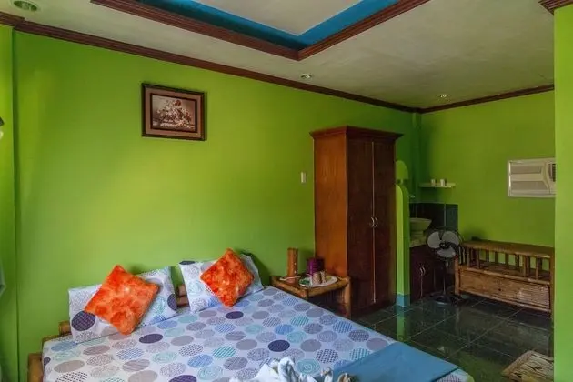 Deluxe Fan Room
