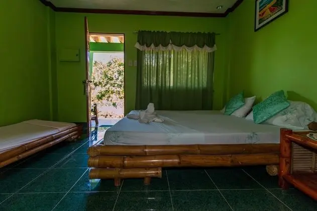 Deluxe Fan Room