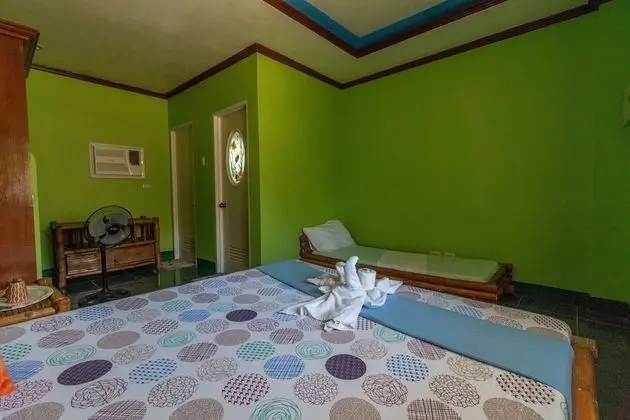 Deluxe Fan Room
