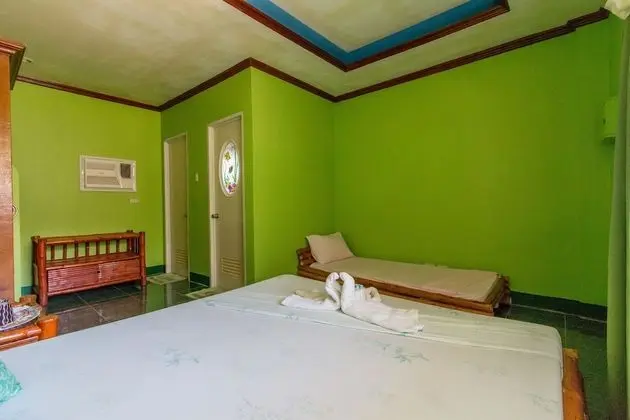 Deluxe Fan Room