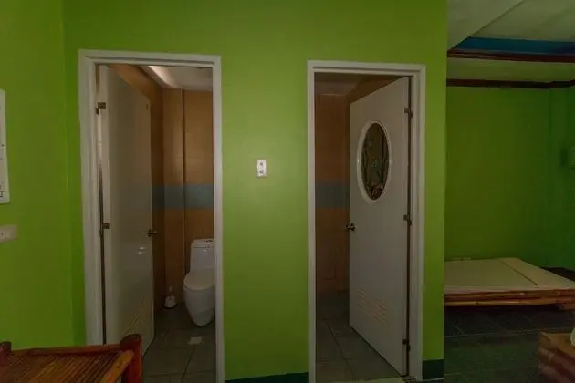 Deluxe Fan Room