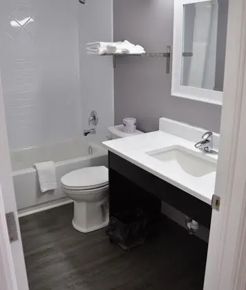 Süit, 2 Büyük (Queen) Boy Yatak, Sigara İçilmez, Küçük Mutfak (Two Room, 2 Queen Bed)
