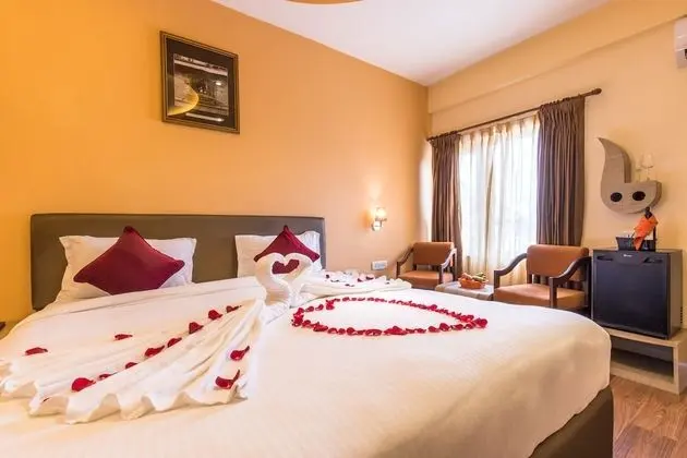 Deluxe Tek Büyük Yataklı Oda