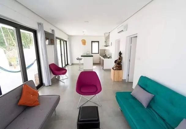 Family Villa With Private Jacuzzi (2 King Beds and 4 Single Beds and 1 living Room with sofa Bed)