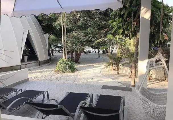 Family Villa With Private Jacuzzi (2 King Beds and 4 Single Beds and 1 living Room with sofa Bed)