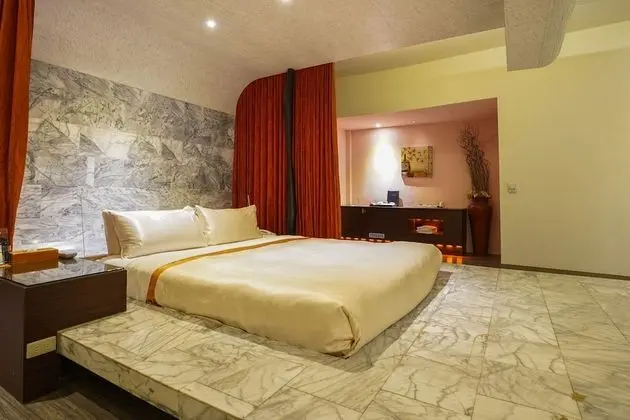 Luxury Tek Büyük veya İki Ayrı Yataklı Oda (Check-in after 7PM)