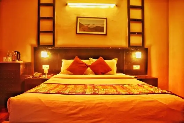 Deluxe Tek Büyük Yataklı Oda, 1 Yatak Odası, Balkon, Avlu Manzaralı