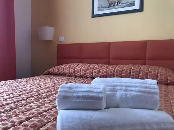 Standard Tek Büyük veya İki Ayrı Yataklı Oda