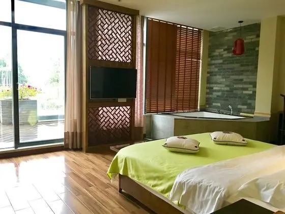 Deluxe Tek Büyük Yataklı Oda