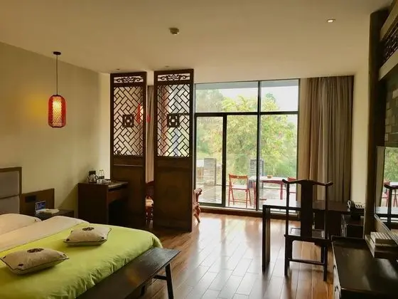 Deluxe Tek Büyük Yataklı Oda