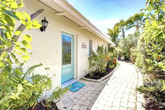 Villa (Moonmist Gorgeously Renovated Courtya)