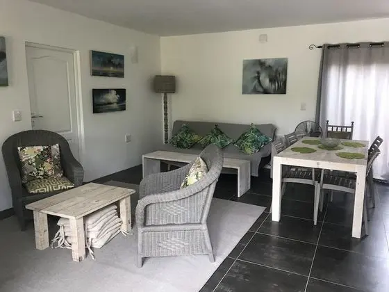 Family Apart Daire, 2 Yatak Odası, Göl Manzaralı (The Garden Flat)