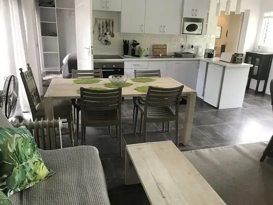 Family Apart Daire, 2 Yatak Odası, Göl Manzaralı (The Garden Flat)