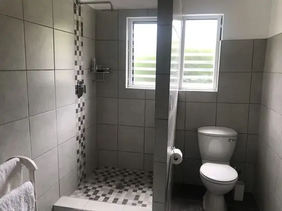 Family Apart Daire, 2 Yatak Odası, Göl Manzaralı (The Garden Flat)