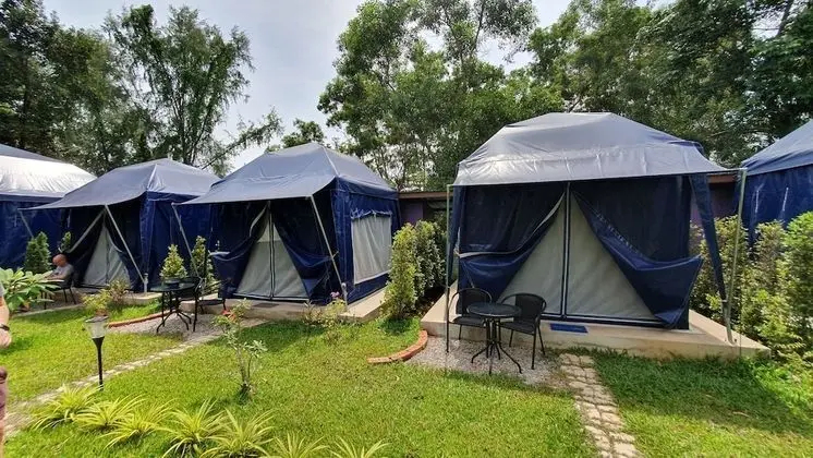 Double Tented Room