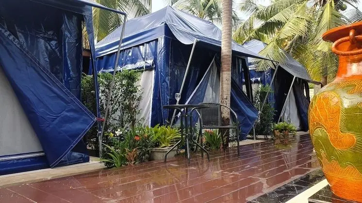 Double Tented Room