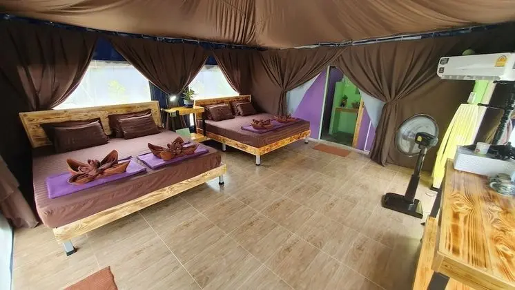 Quadruple Tented Room