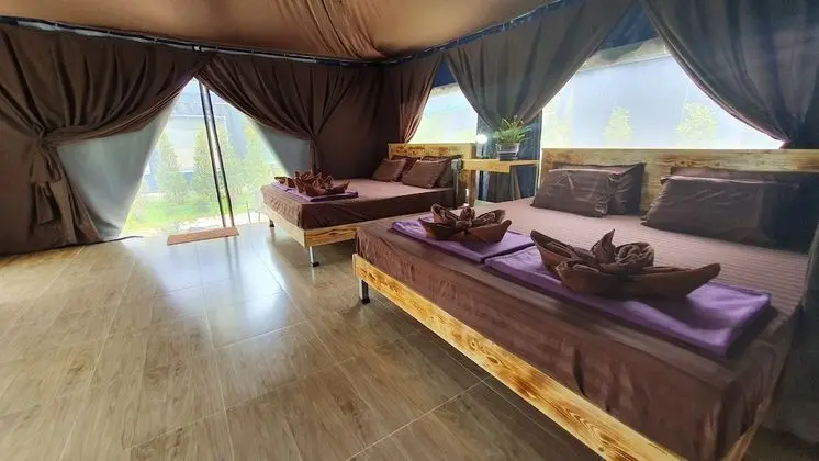 Quadruple Tented Room
