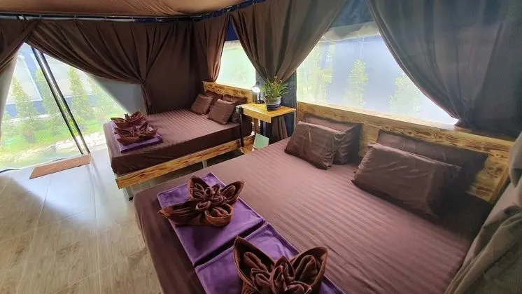 Quadruple Tented Room