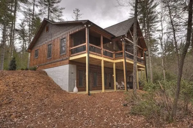 Kulübe (Moonshine Magic Manor)