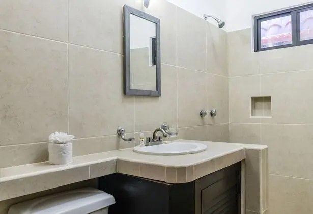 Standard Tek Büyük Yataklı Oda, Birden Çok Yatak, Sigara İçilmez, Havuz Manzaralı (Junior Suite)