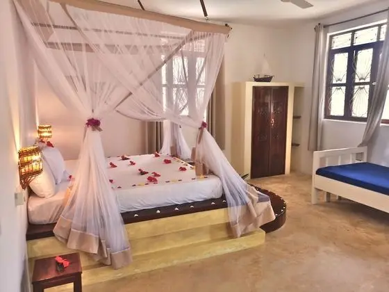 Superior Bungalov, Birden Çok Yatak, Havuz Manzaralı