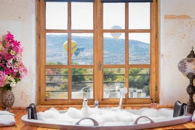 King Suite - Jakuzili,    , Balkonlu