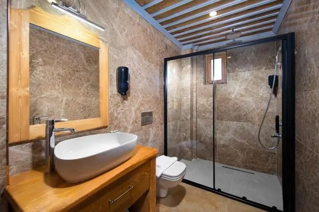 King Suite - Jakuzili,    , Balkonlu