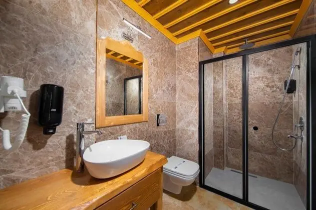 Luxury Suite, Simge Yapı Manzaralı, Jakuzili ve Balkonlu