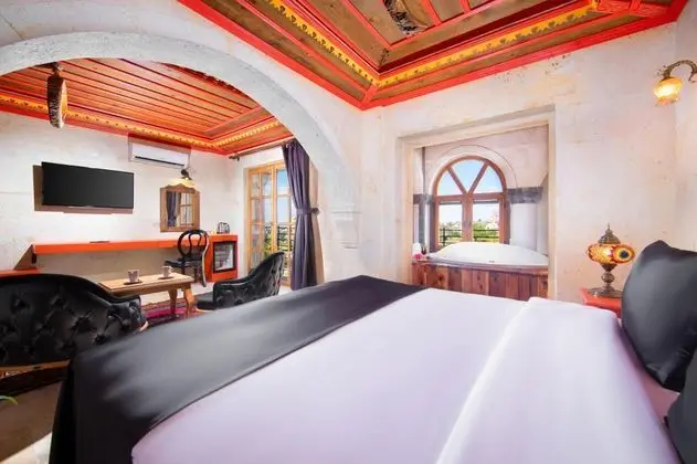 Luxury Suite, Simge Yapı Manzaralı, Jakuzili ve Balkonlu