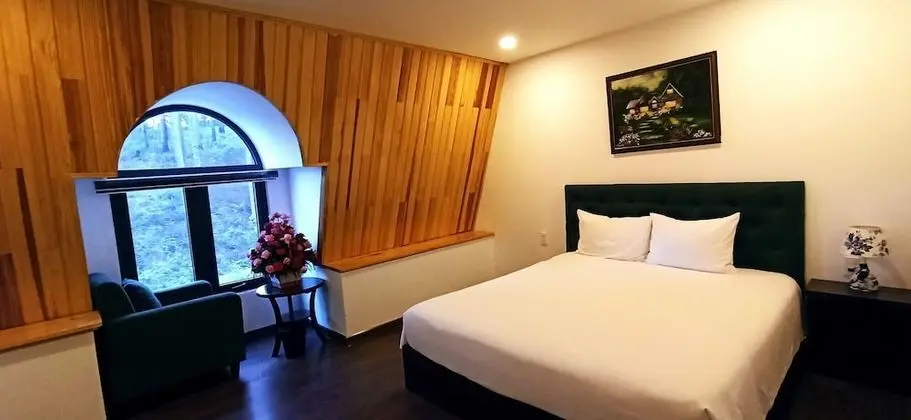 Deluxe Tek Büyük Yataklı Oda