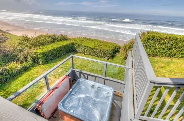 Ev, Birden Çok Yatak (Moonstruck Beach House)