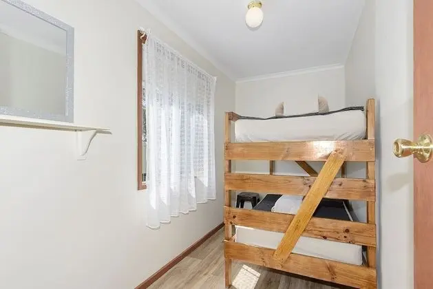 Standard Kır Evi, 2 Yatak Odası, Küçük Mutfak, Bahçeli