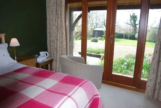 Tek Büyük Yataklı Oda (Garden Room)
