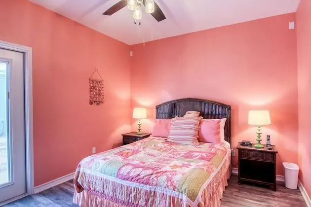 Ev, Birden Çok Yatak, Veranda, Plaj Manzaralı (Moore Fun House)