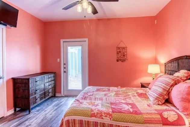 Ev, Birden Çok Yatak, Veranda, Plaj Manzaralı (Moore Fun House)