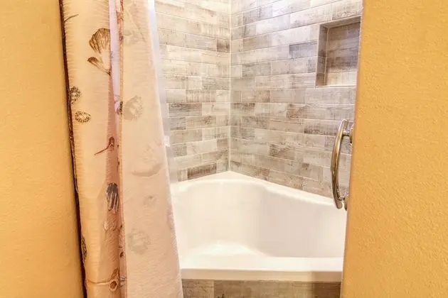 Ev, Birden Çok Yatak, Veranda, Plaj Manzaralı (Moore Fun House)