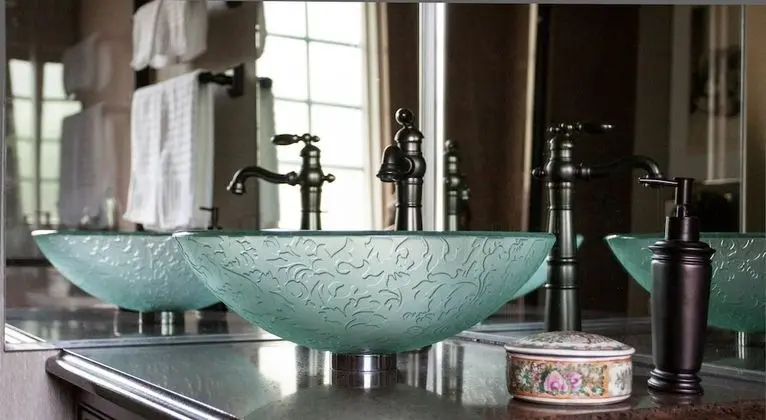 Oda, Sigara İçilmez, Özel Banyo (Moore House guest room)