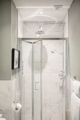 Standard Tek Büyük Yataklı Oda, Engellilere Uygun, Banyolu/Duşlu (RX1)