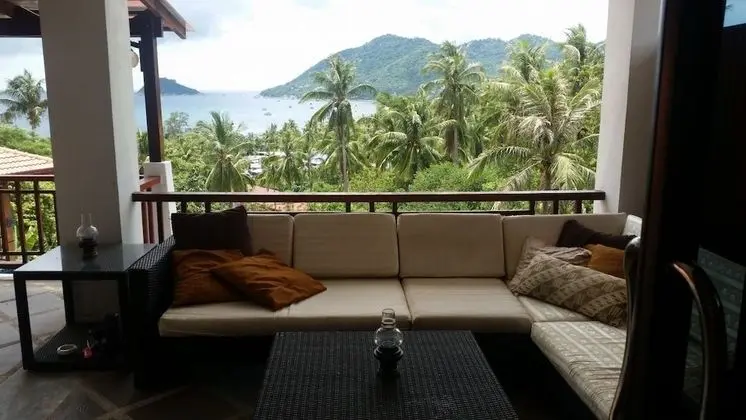Family 3-Bedroom Villa with Sea View