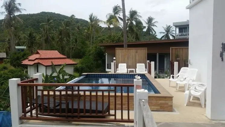 Family 3-Bedroom Villa with Sea View