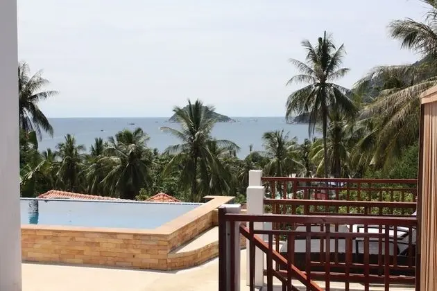Family 3-Bedroom Villa with Sea View