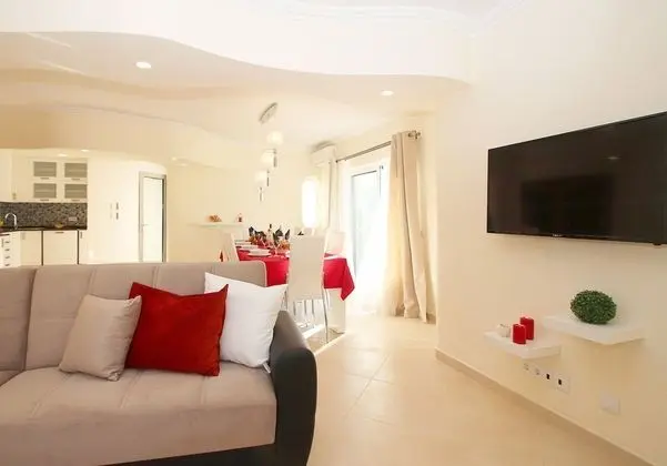 Villa, 6 Yatak Odası, Kişiye Özel Havuzlu, Deniz Manzaralı